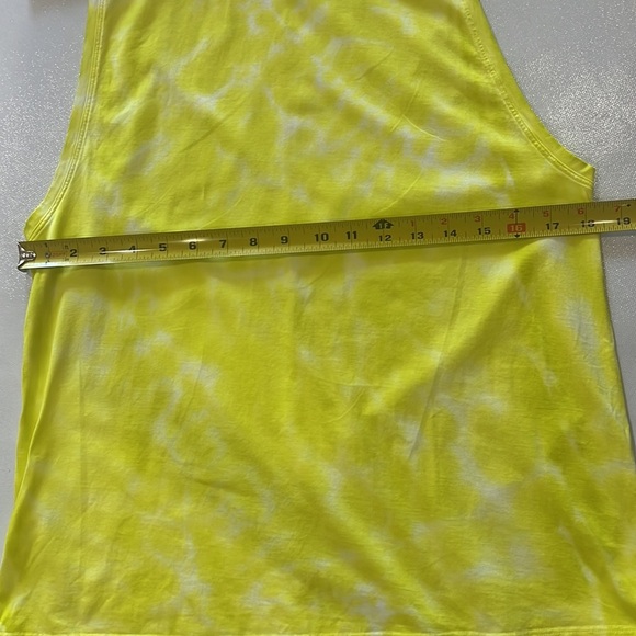 Lululemon Women's All Yours Tank Top Tie Dye Highlighter Yellow in size 4 - Picture 8 of 9